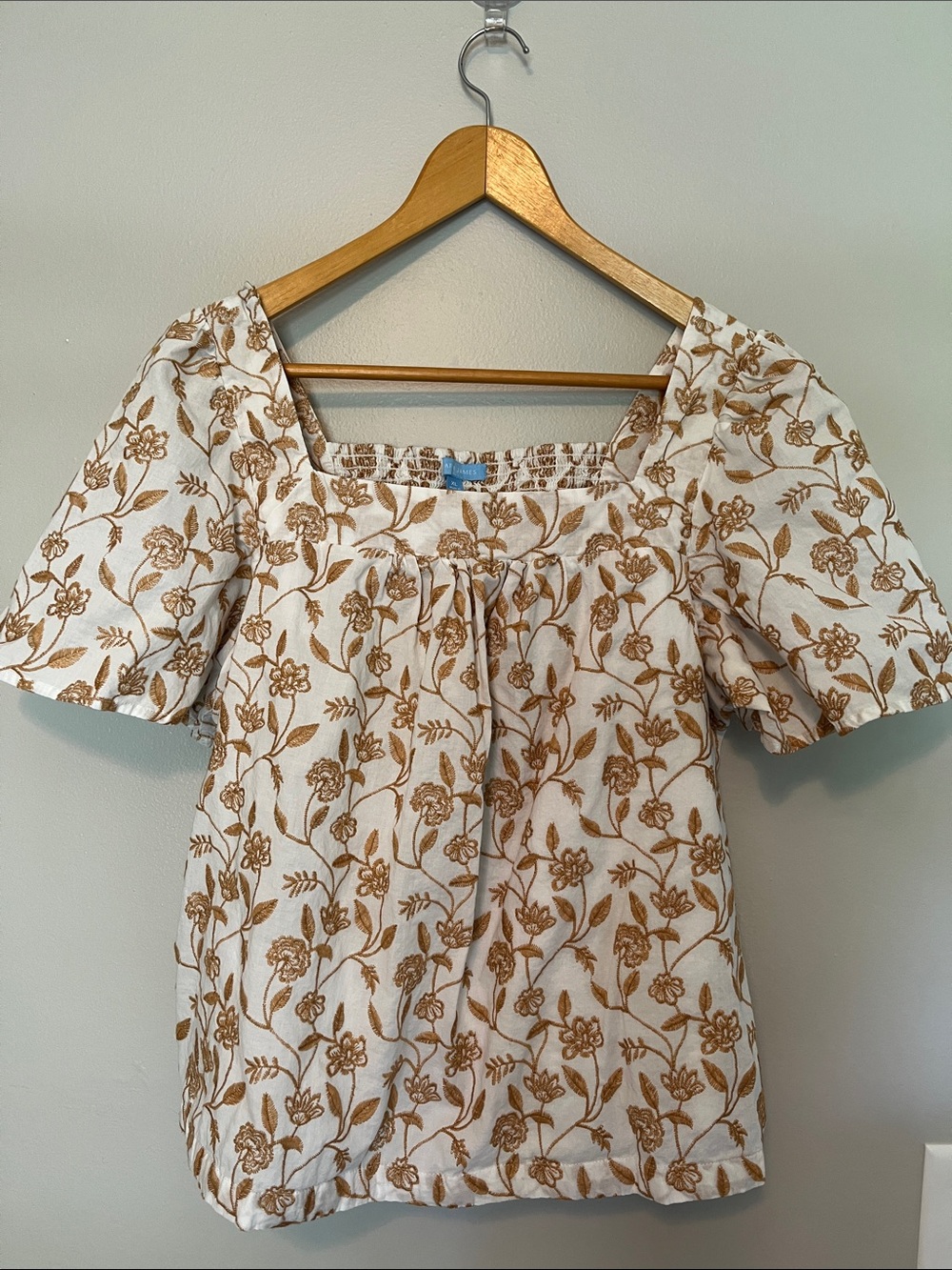 Draper James XL Women's White Peasant Top with Tan Floral Embroidery